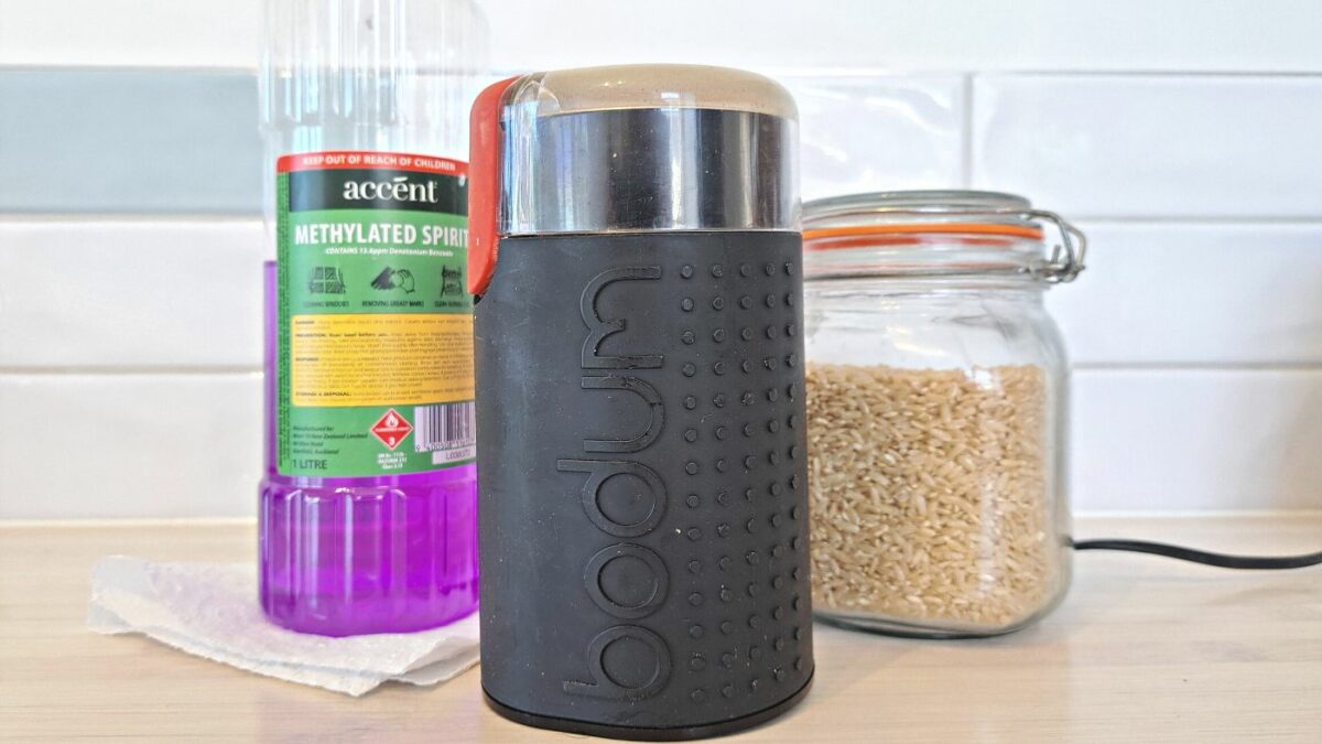 How To Clean Bodum Coffee Grinder (Complete Guide) 2 Green Pods bodum blade grinder cleaning