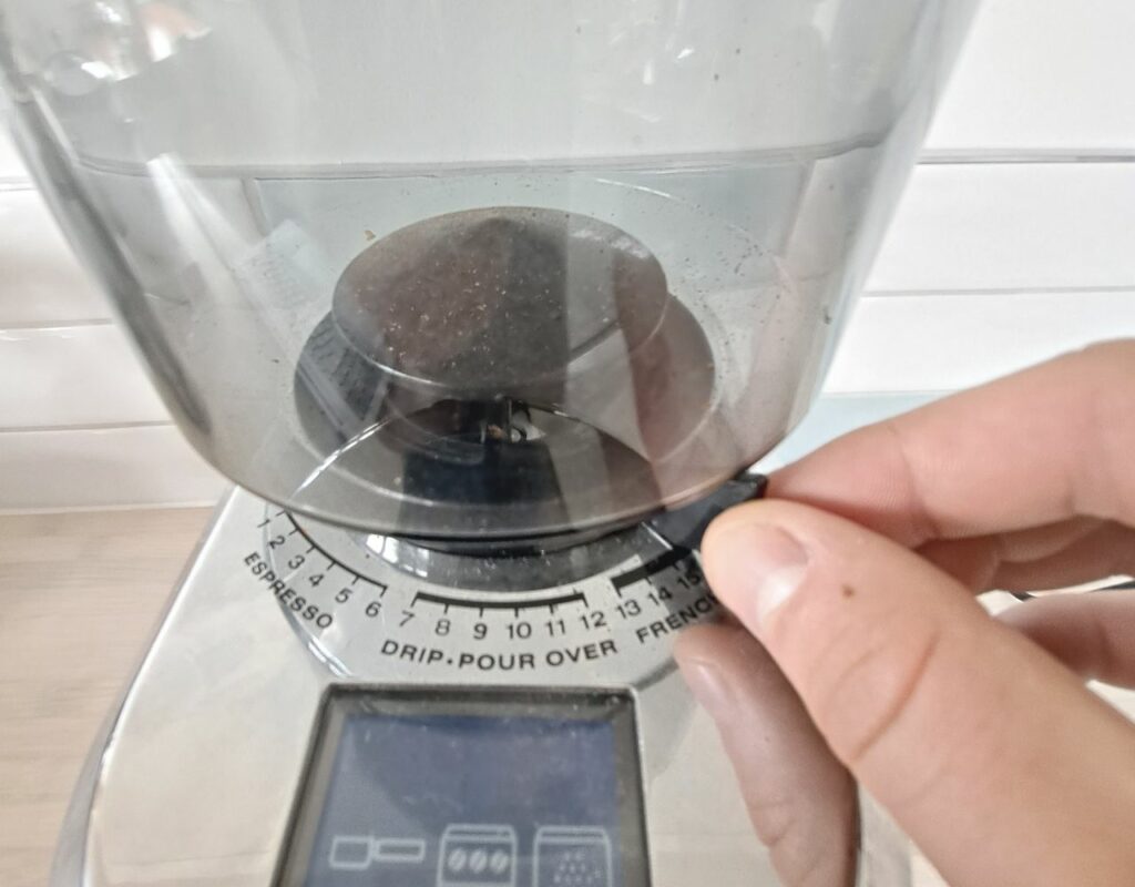 Delonghi Coffee Grinder Not Working (7 Reasons Why) 7 The Green Pods Adjusting the grind size on a delonghi coffee grinder